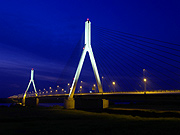 �����勴�̖�i